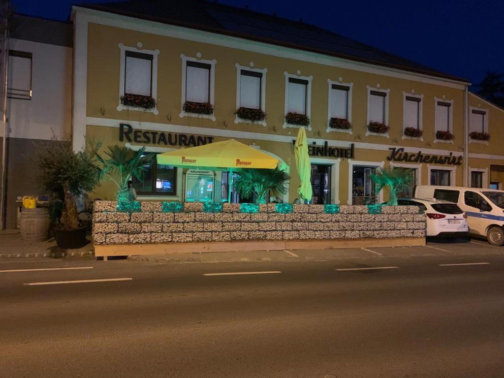 Weinhotel Kirchenwirt Gols Exterior foto